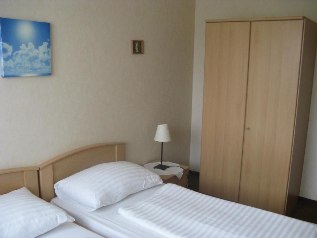 Gasthaus Roter Hahn Hotell Höflein an der Donau Rum bild